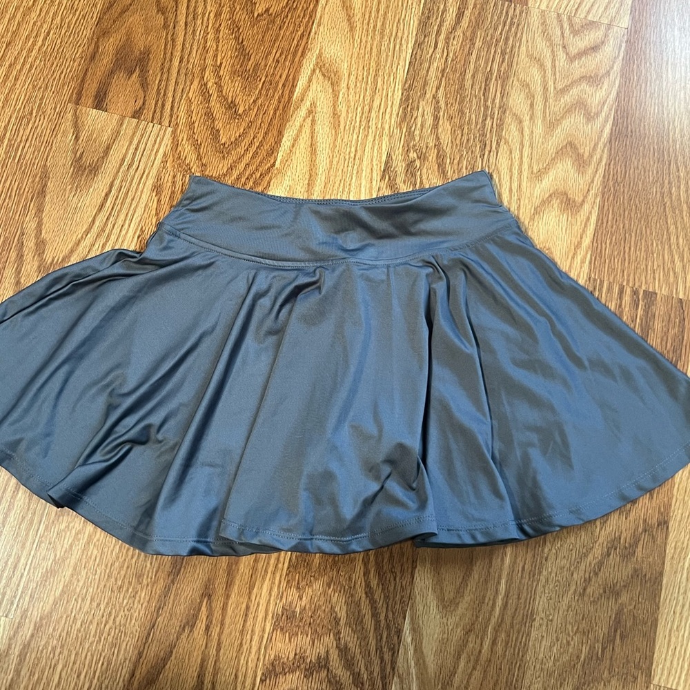 Grey athletic workout skirt with shorts